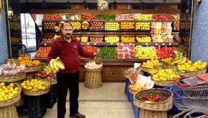 Kartal Dalyan Balık Et Restaurant'ta Meyve Sebze Reyonu Göz Kamaştırıyor