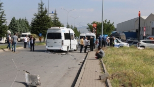 Organize Sanayide 2 İşçi Servisi Çarpıştı