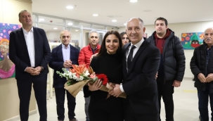 ‘De Rıen’ Resim Sergisi Kartal Belediyesi’nde Açıldı