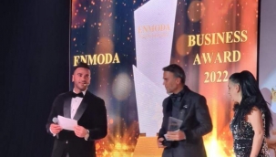 BUSINESS AWARDS ÖDÜL TÖRENİNDE EN İYİ İÇ MİMAR AHMET GÜNEŞ SEÇİLDİ.