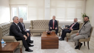 Moldova Ankara Büyükelçisinden Üniversite Ziyareti