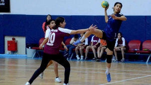 KULÜPLÜ KÜÇÜKLER HENTBOL MÜSABAKALARI TALAS'TA BAŞLADI