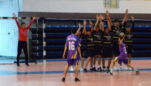 OKULLAR ARASI YILDIZLAR HENTBOL MÜSABAKALARI BAŞLADI