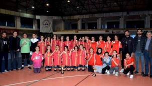 OKULLAR ARASI YILDIZ KIZLAR HENTBOL MÜSABAKALARI TAMAMLANDI