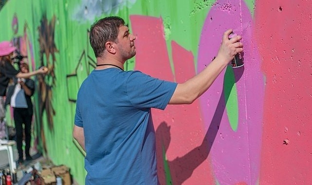 Buca'da grafiti sanatçılarından görsel şölen