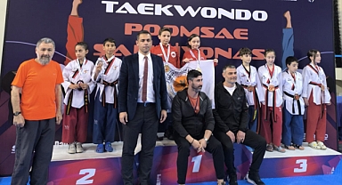 Adana'daki Türkiye Taekwondo Poomsae Şampiyonası'nda Akademik Savunma Spor Kulübü'nden Büyük Başarı