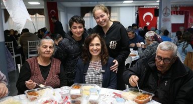 Karşıyakalılar iftar sofrasında buluştu