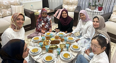 YABANCI UYRUKLU ÖĞRENCİLERE İFTAR SICAKLIĞI