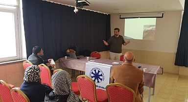 YAPAY ZEKA'NIN GELECEĞİ ENDERUN MEKTEBİ'NDE MASAYA YATIRILDI