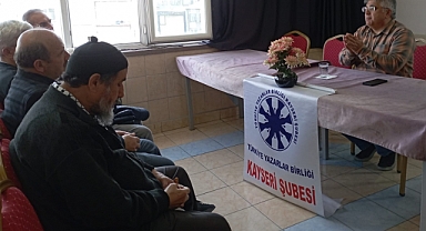 Enderun Mektebi Programında konuşan Eğitimci-Yazar Mustafa Urhan 