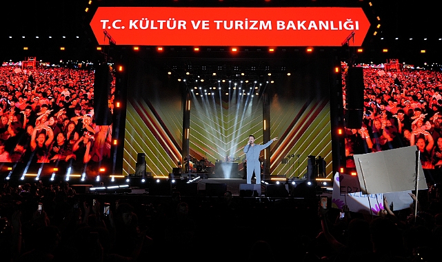 SİNAN AKÇIL ERZURUM’U AYAĞA KALDIRDI